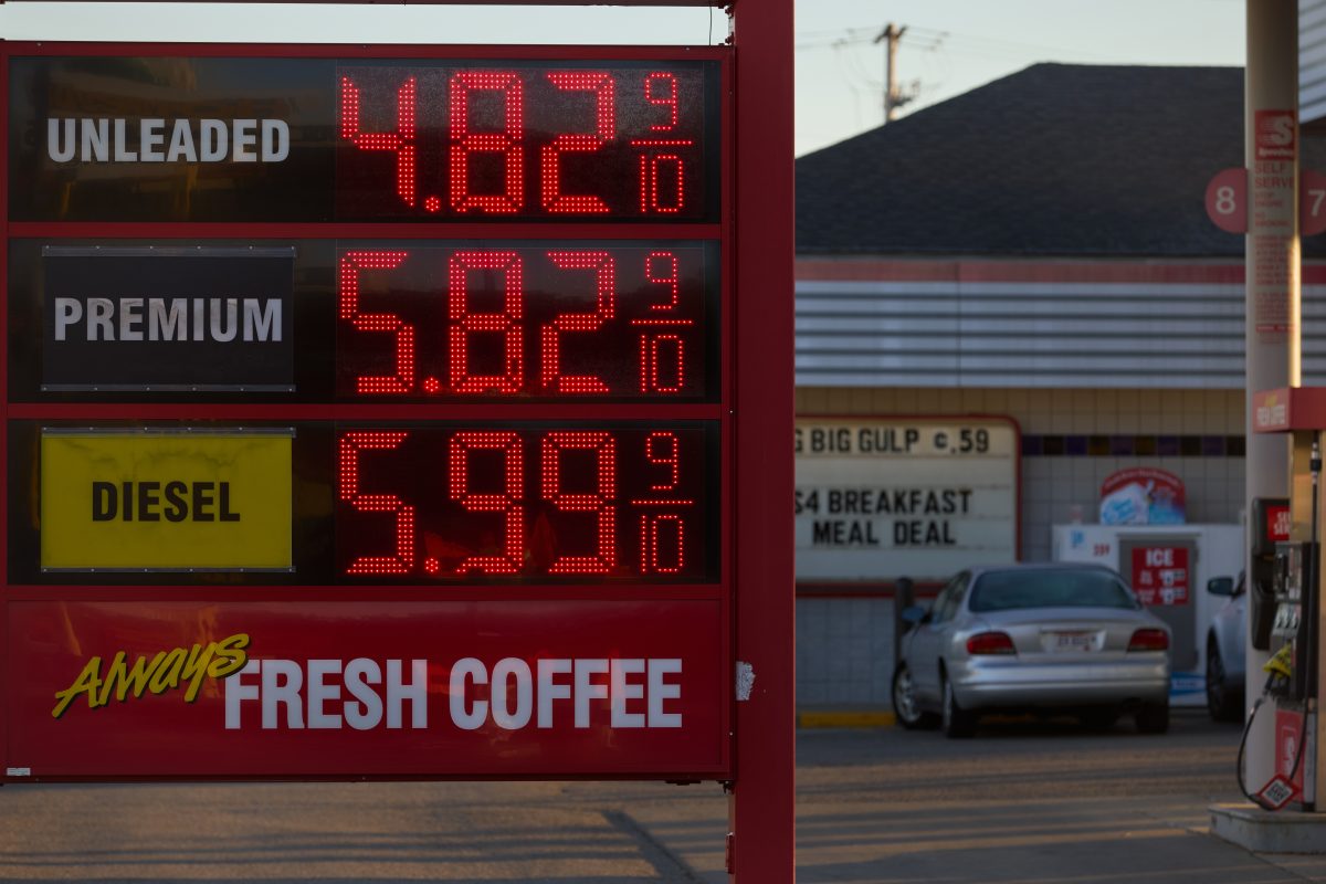 Iran's Strait of Hormuz Attacks Drive US Inflation, Not Trump Policies