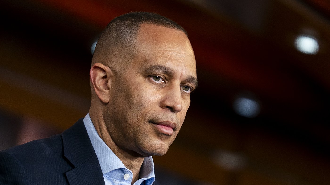 Jeffries Vows 'Maximum Warfare' on Florida GOP After Virginia Redistricting Victory