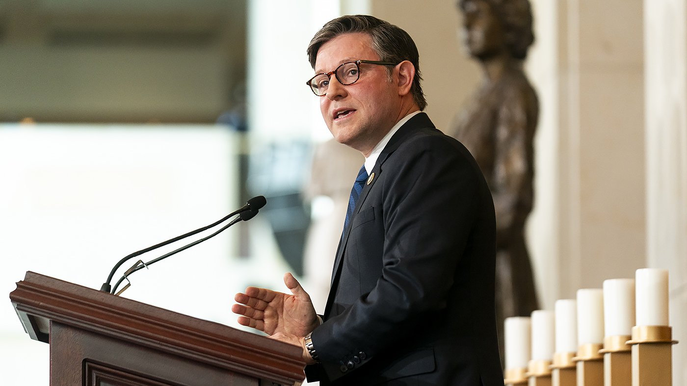 Johnson Expresses Discomfort with Pope's Anti-War Remarks as Trump Escalates Criticism