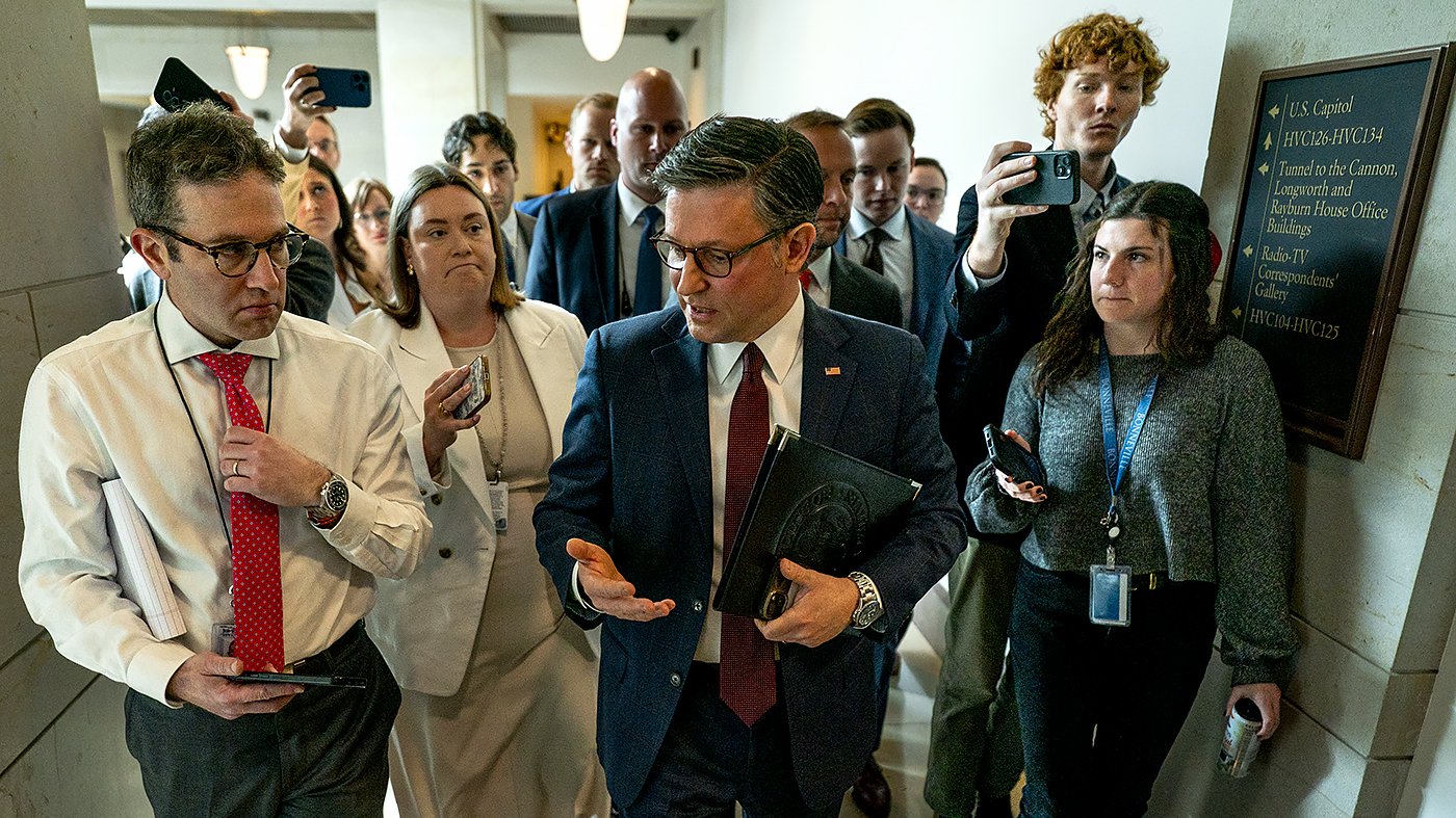 Johnson Navigates GOP Revolt on FISA, DHS Funding Amid Slim Majority Pressure