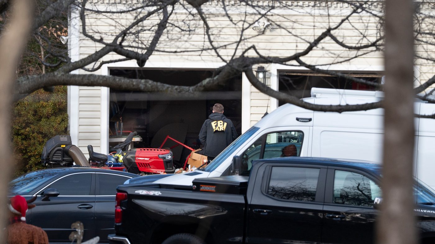 Judge Rejects Trump Pardon Claim, Sets Feb. Trial for D.C. Pipe Bomb Suspect Brian Cole
