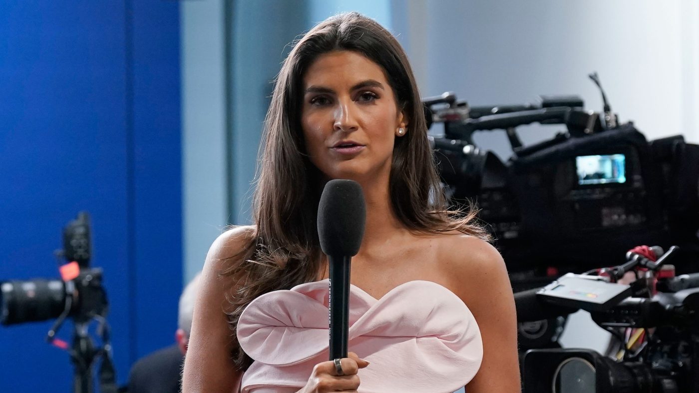 Kaitlan Collins says Trump was 'really bothered' by WHCA award