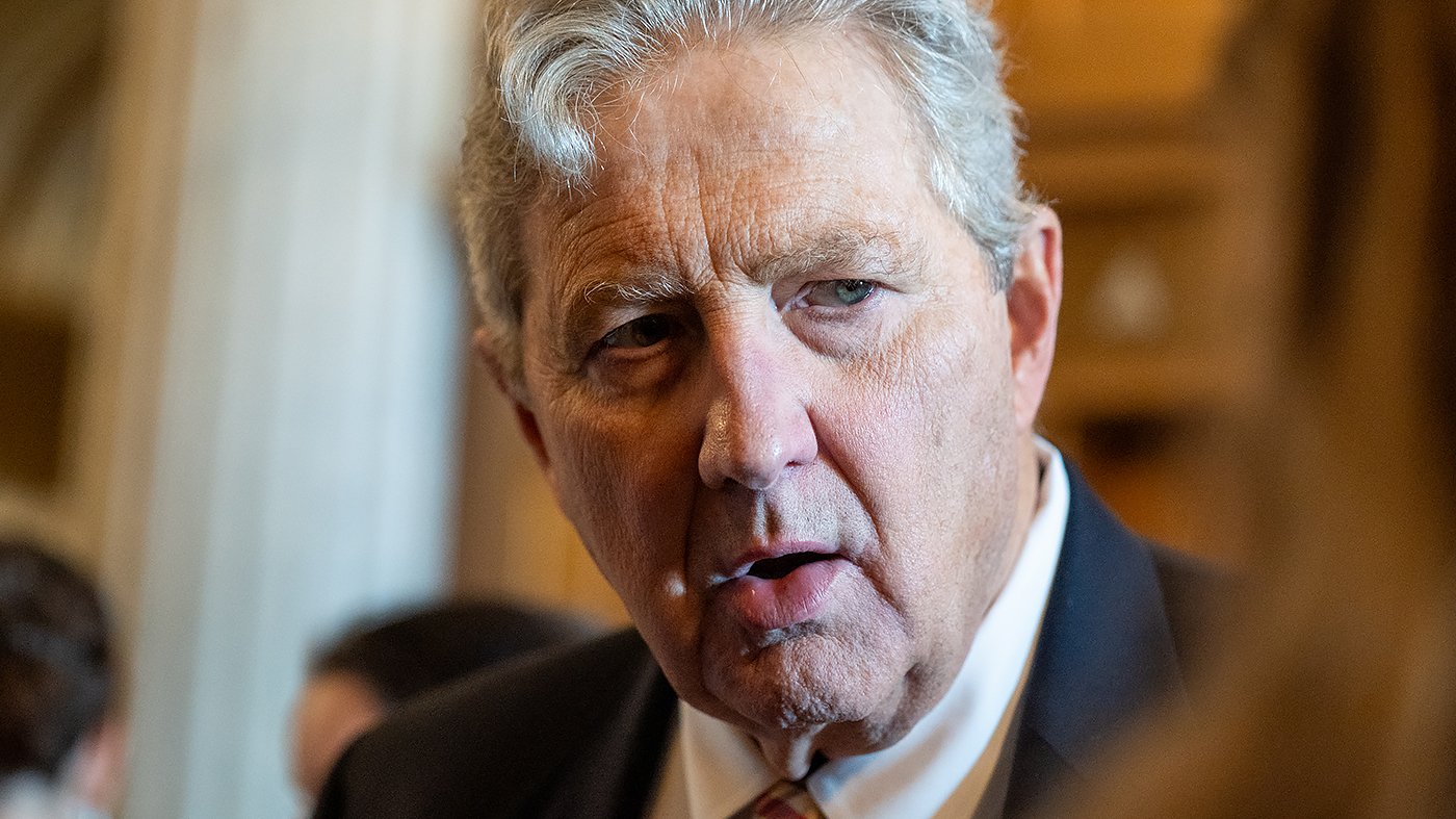 Kennedy Backs Daily Iran Strikes, Urges Blockade and Bombing of Mountain Site