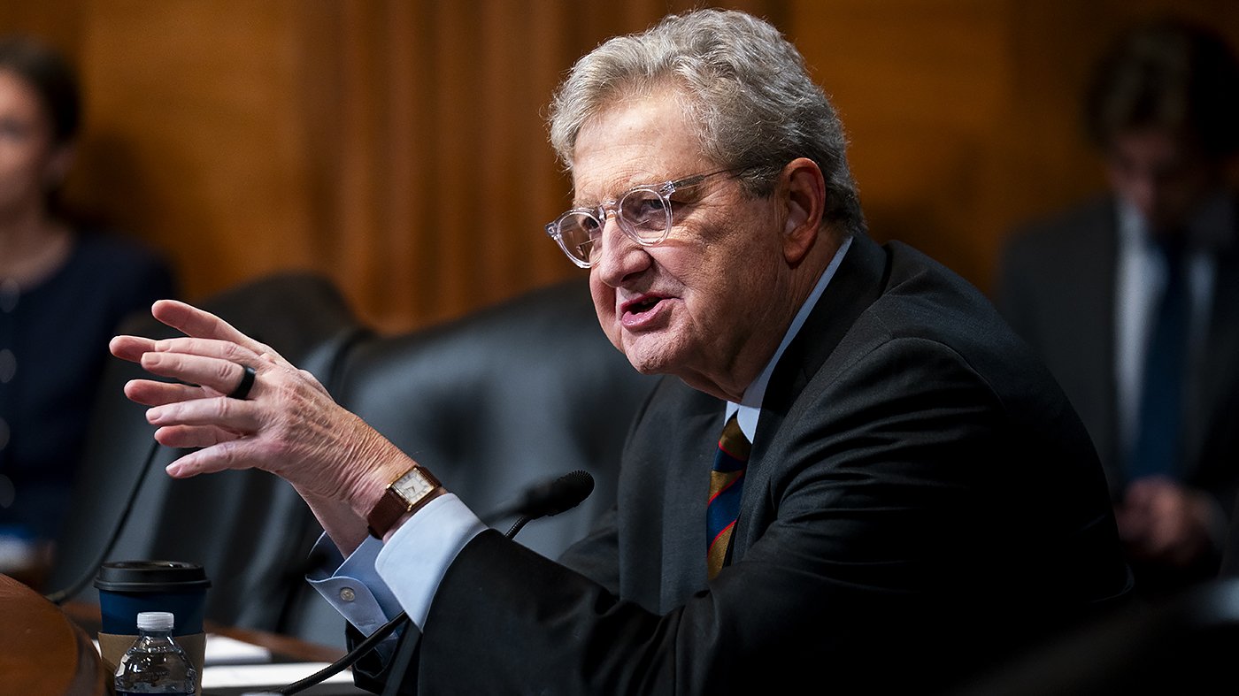 Kennedy Doubts Trump's Vandalism Narrative as DOJ Drops Reflecting Pool Case