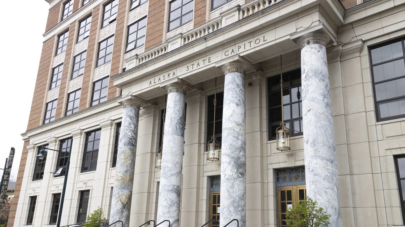 Kreiss-Tomkins leads Alaska governor primary as top-four field takes shape