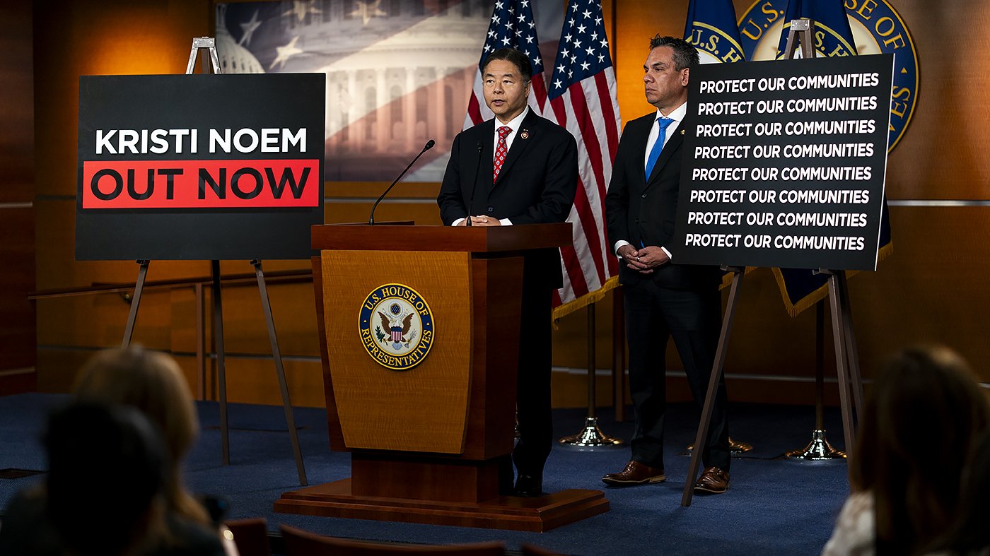 Lieu Sarcastically Urges Trump to Campaign in Swing Districts