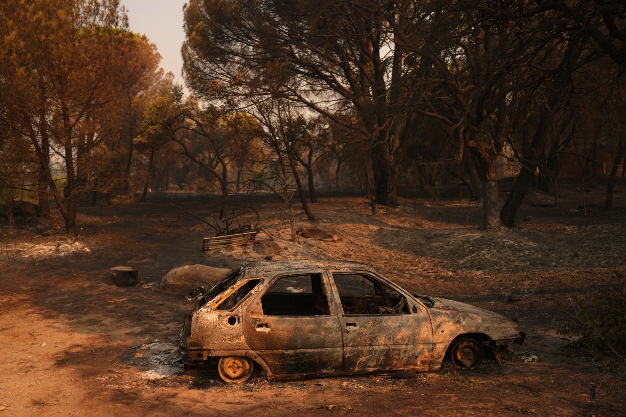 Massive Wildfire Near Bordeaux Threatens New Surge as Europe Burns