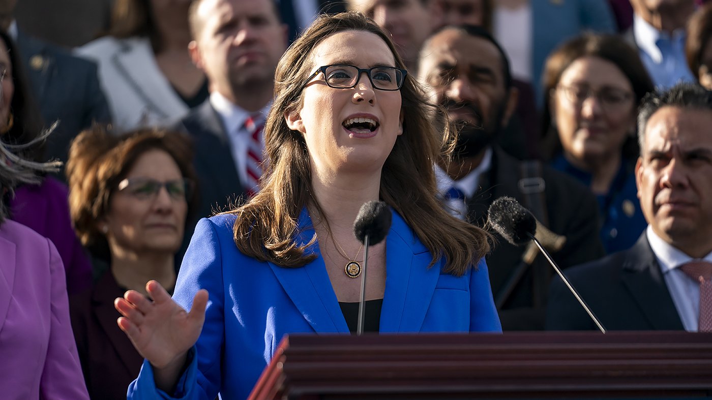 McBride Slams Trump Ballroom Plan as Constituents Struggle with Groceries