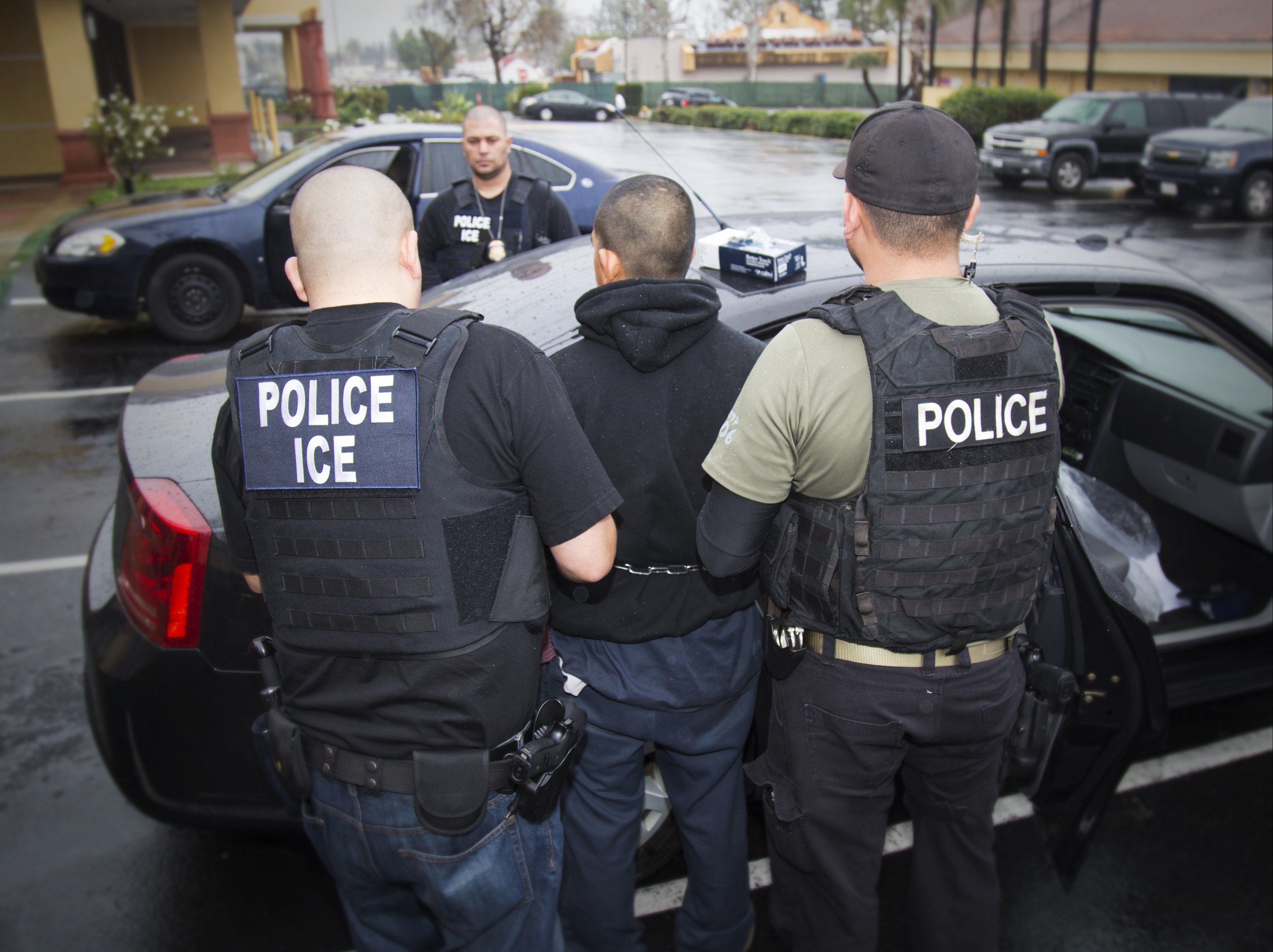 Media Coverage of Immigration Enforcement Prioritizes Emotional Narratives Over Legal Context