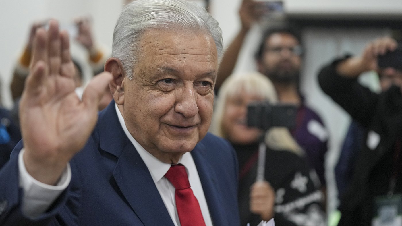 Mexican Ex-President's Son Challenges Trump Over Visa Revocation