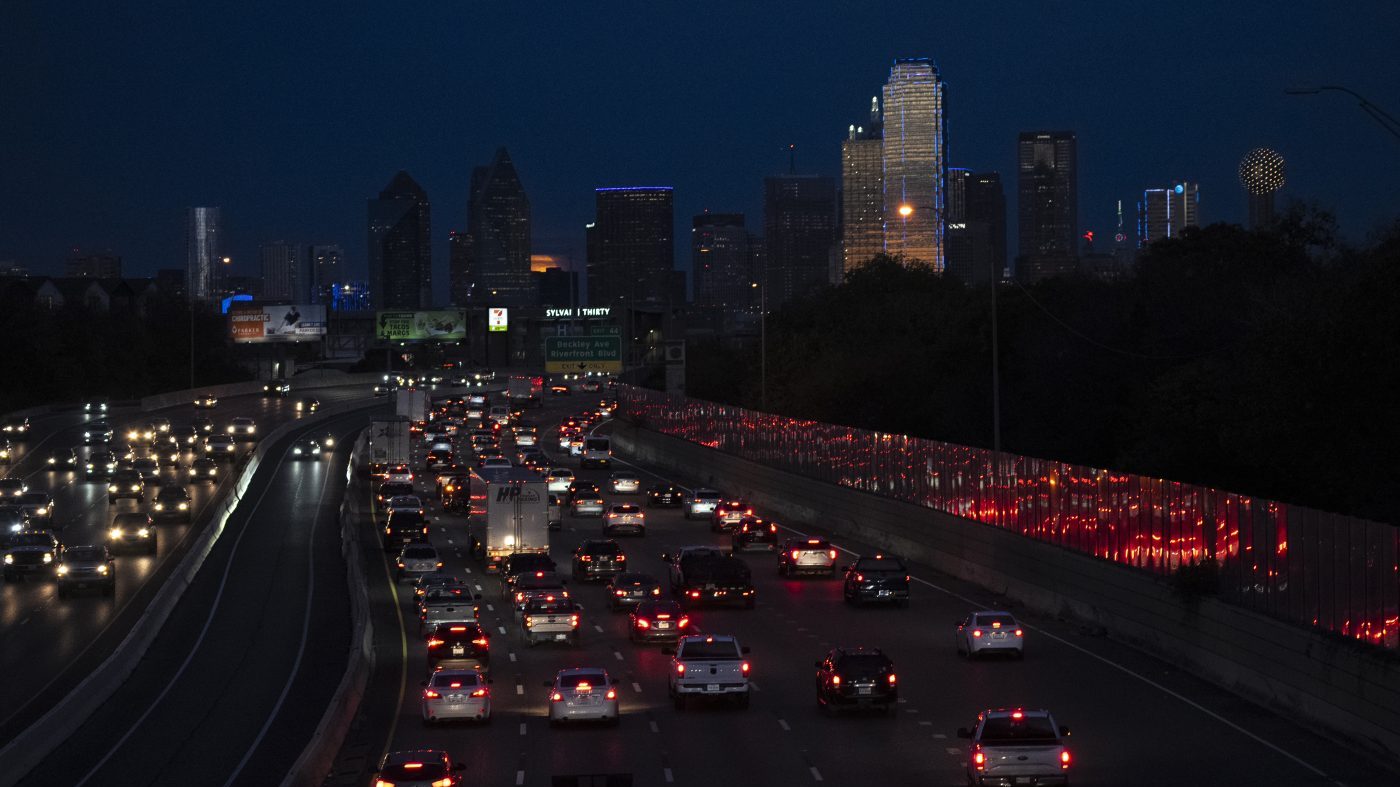 Midsize Cities Outperform as US Population Growth Slows, Census Data Shows