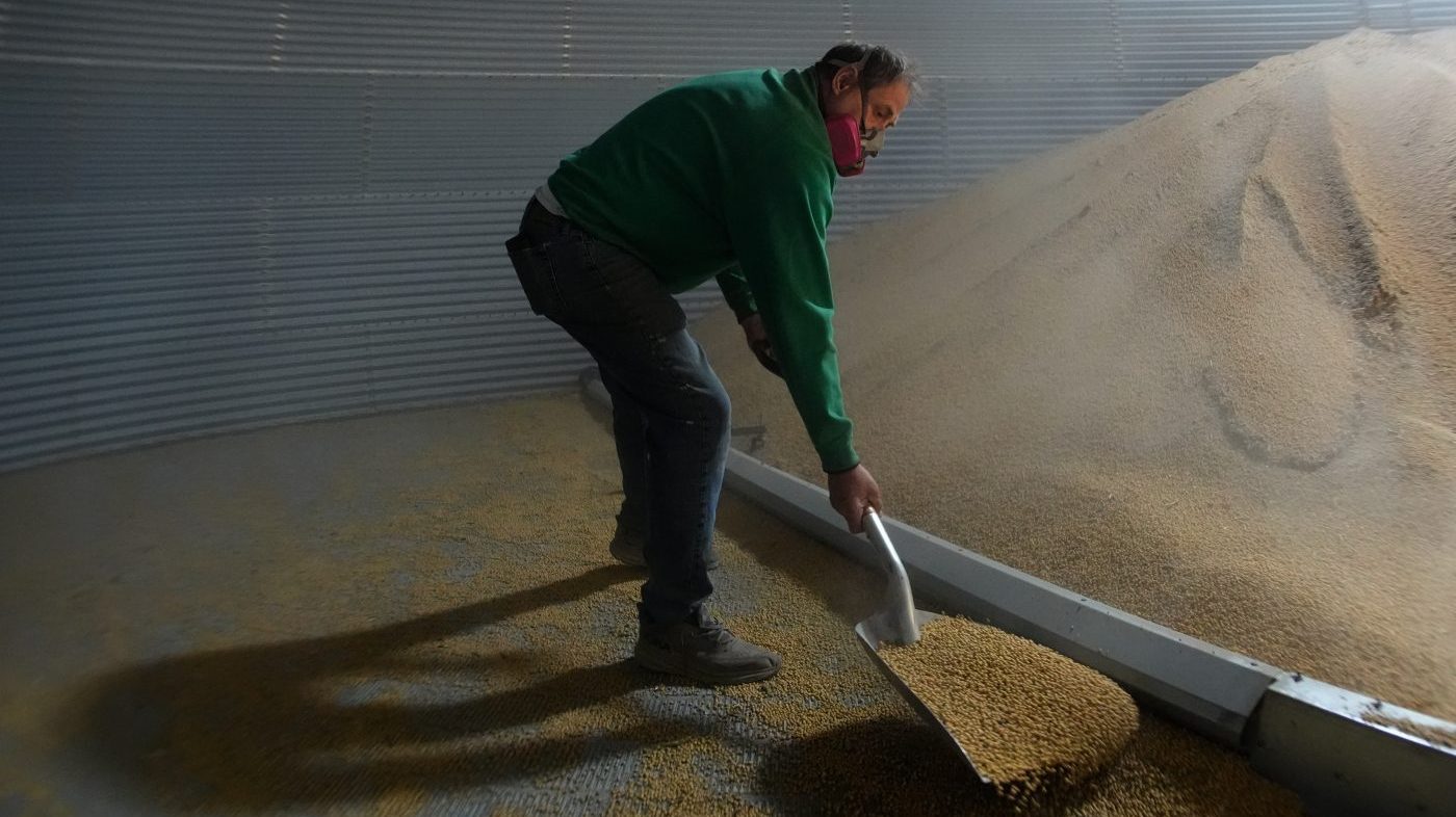 Midwest Farmers' Economic Pain Threatens GOP Midterm Turnout