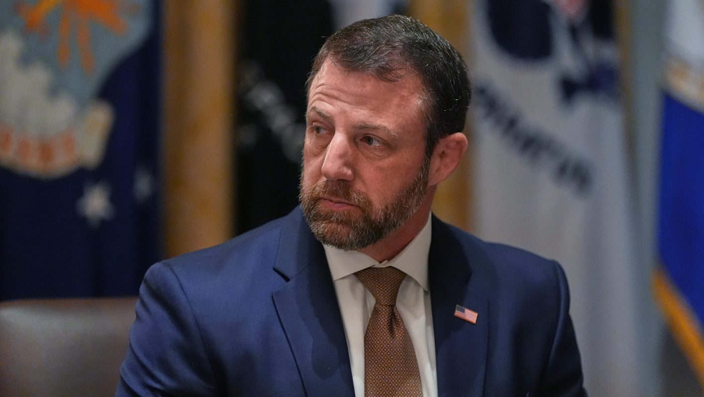 Mullin Scraps Noem's $100K Contract Review Rule, Citing Micromanagement and Delays