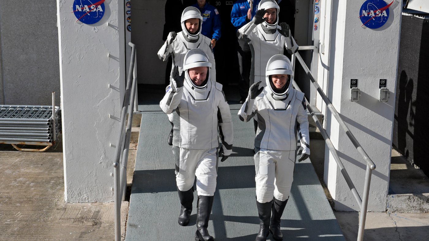 NASA's Blueprint for SpaceX Success Fading as New Programs Stumble