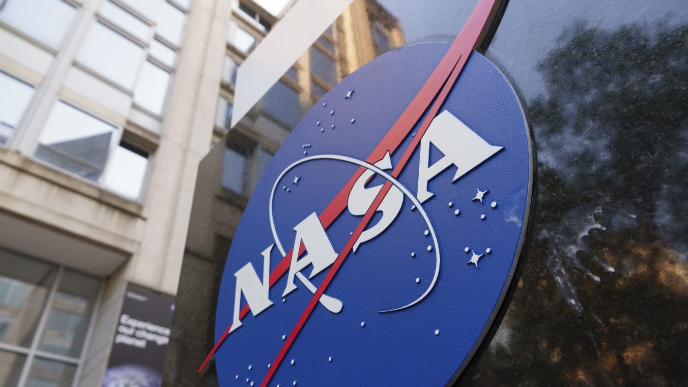 NASA’s Psyche Probe Captures Rare Mars Images During Gravity Assist