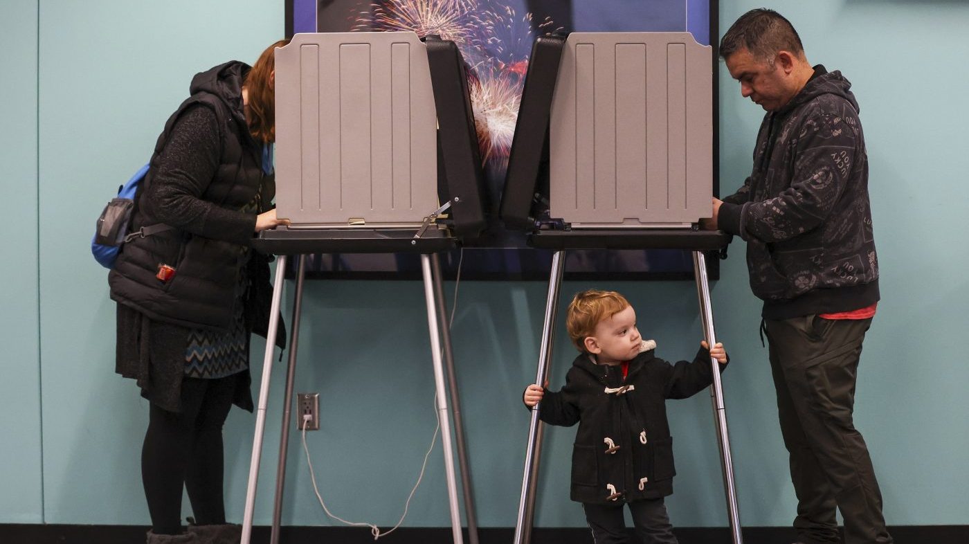 Nebraska's 'Blue Dot' Primary Sets Stage for High-Stakes House Battle