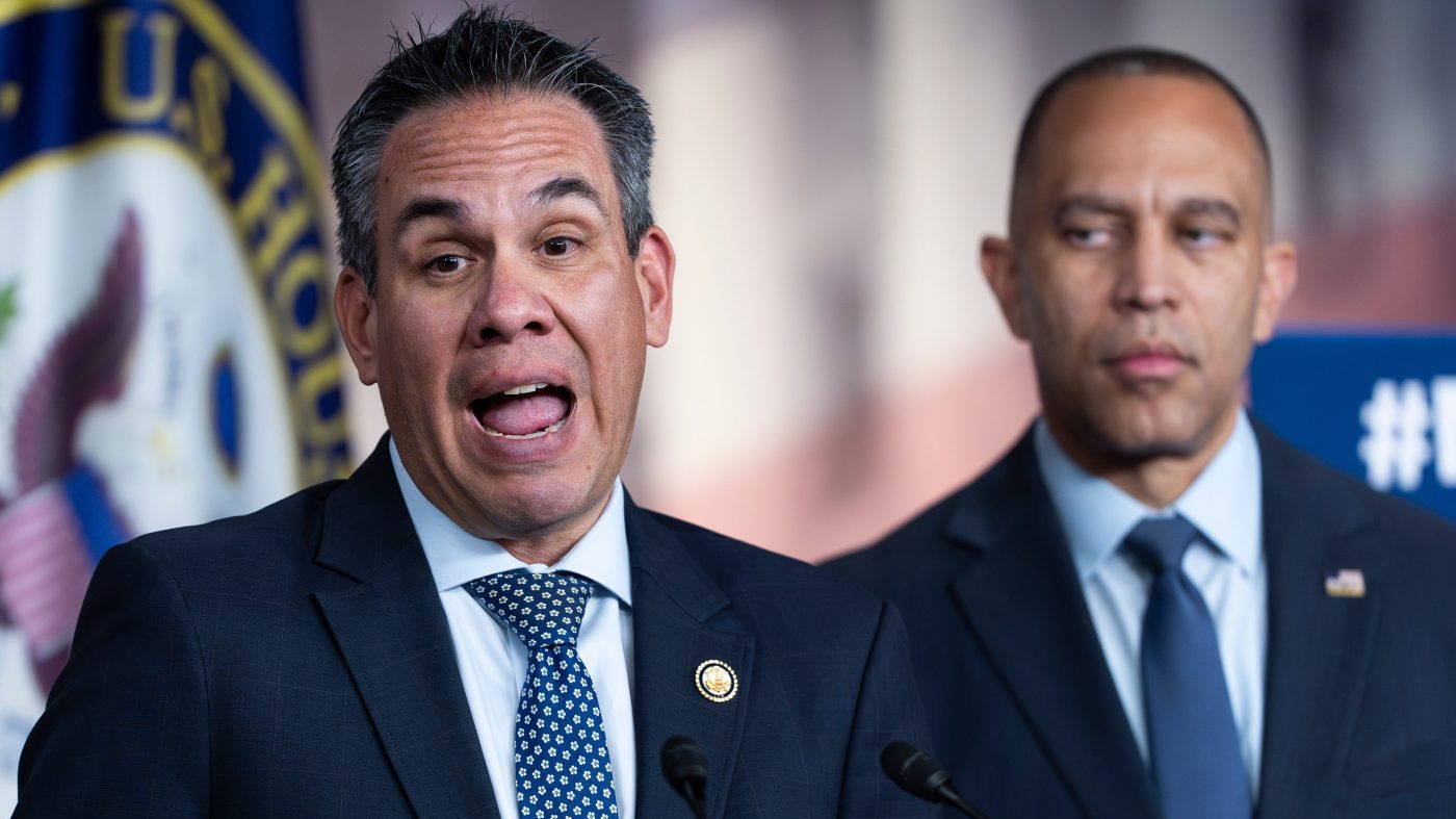 NY Primaries Upend Jeffries' Picks as Left-Wing Candidates Triumph