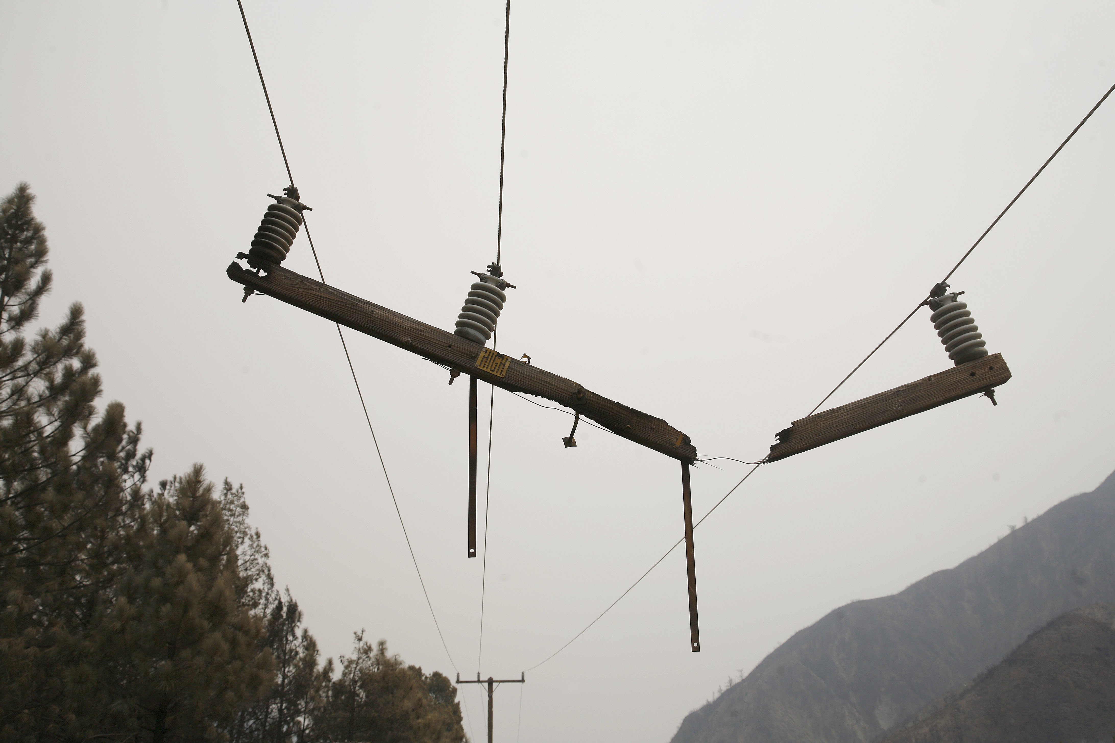 Oregon Senators Hold Up Key Wildfire Bill as Western Blazes Intensify