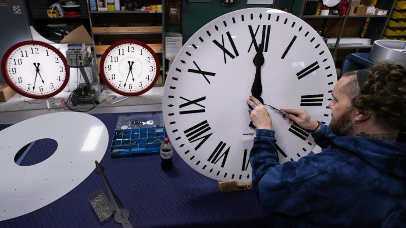 Orthodox Jewish Groups Raise Alarm Over Trump's Push for Permanent Daylight Saving Time