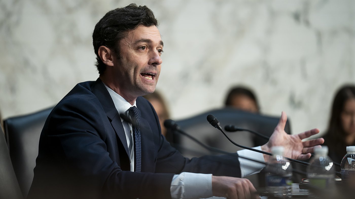 Ossoff Blasts RFK Jr. for Scrapping CDC Parasite Surveillance Amid Cyclospora Outbreak