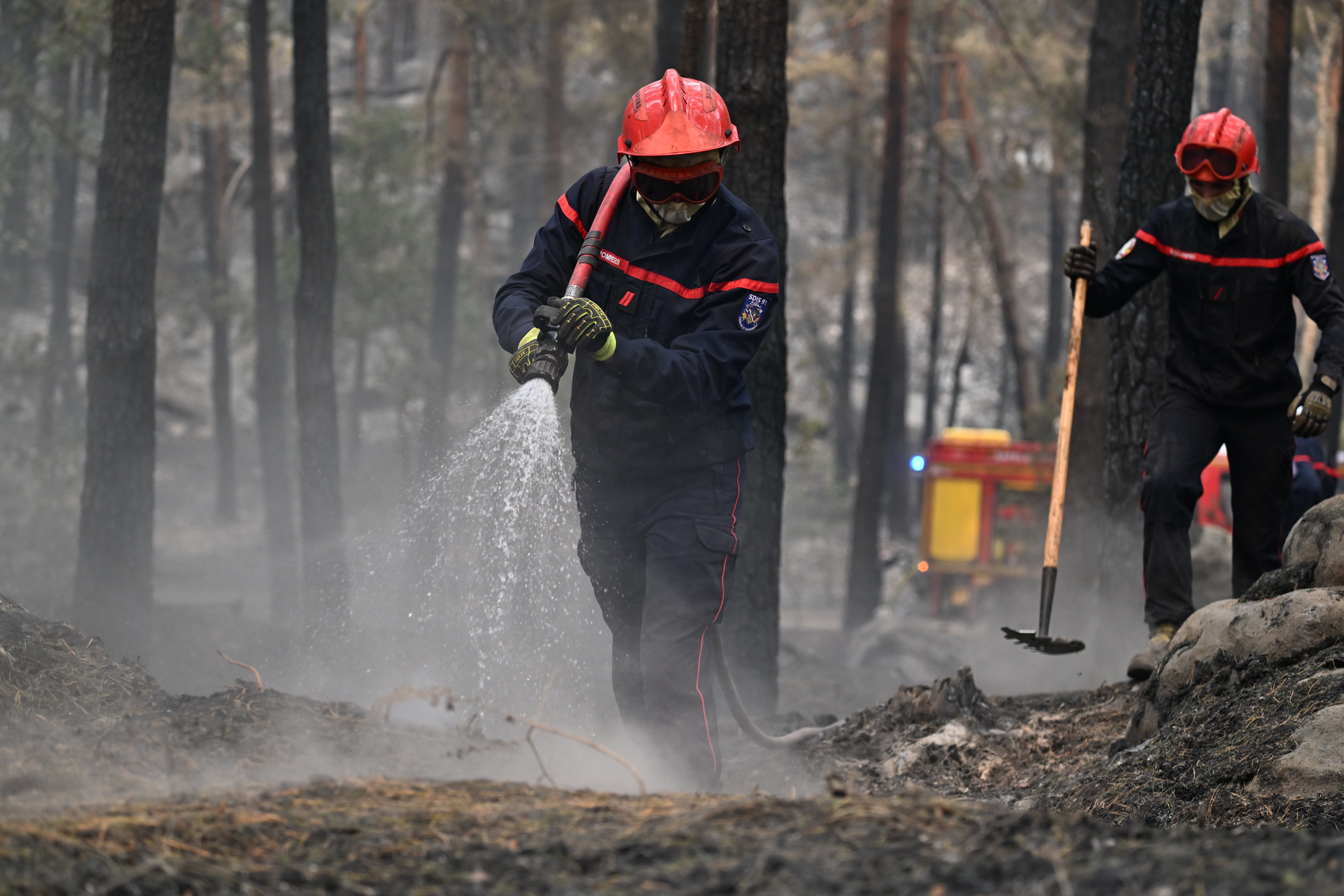 Over 250,000 Evacuated as Wildfires Ravage France and Spain