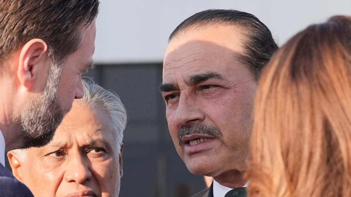 Pakistan Presses U.S. and Iran to Extend Fragile Ceasefire as Wednesday Deadline Looms