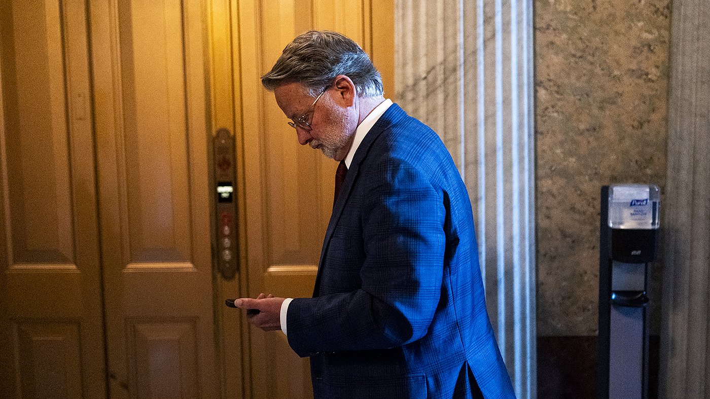 Peters Endorses Stevens for Michigan Senate Seat, Boosting Moderate Bid