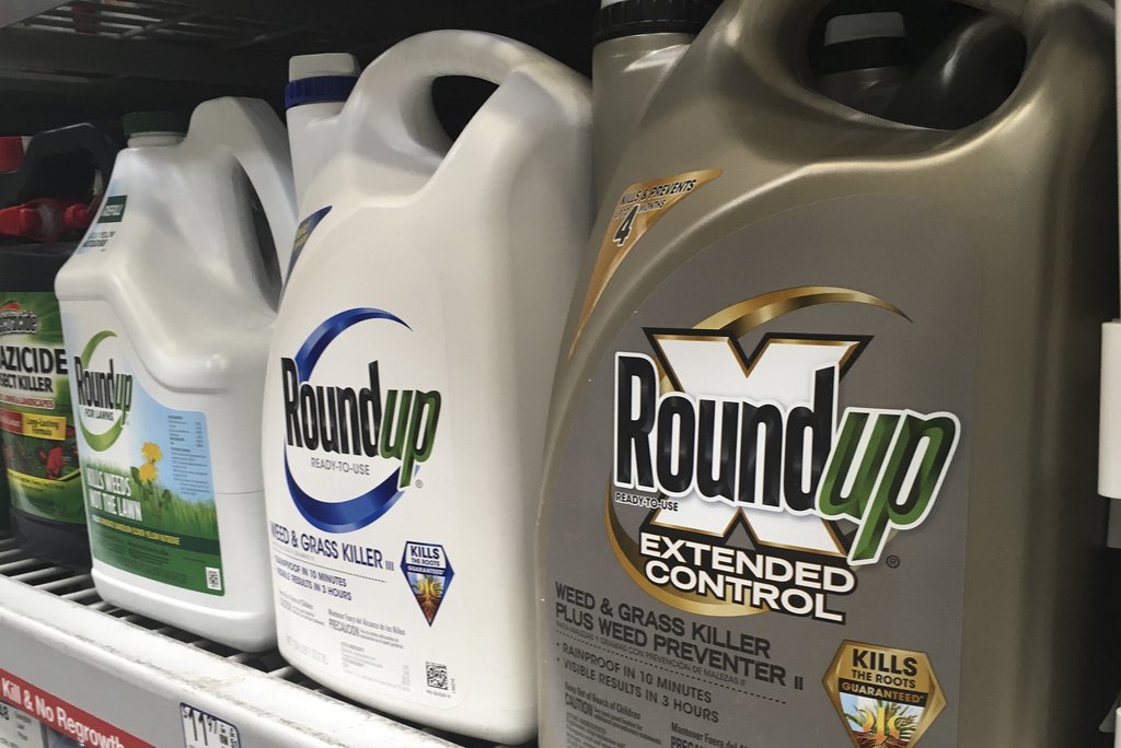 Pingree, MAHA Leader Form Unlikely Alliance Against Pesticide Liability Shield in Farm Bill