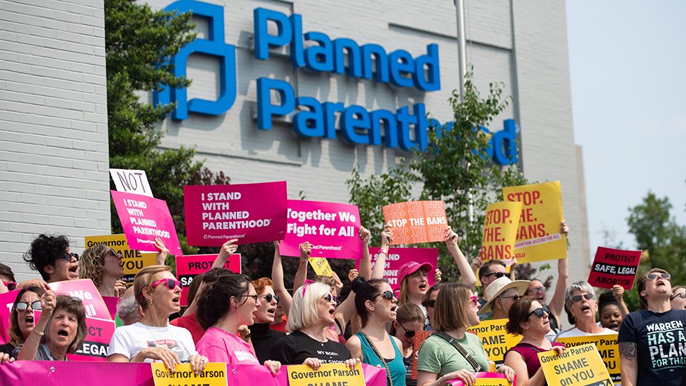 Planned Parenthood Funding Restored as GOP Ban Expires on July 4