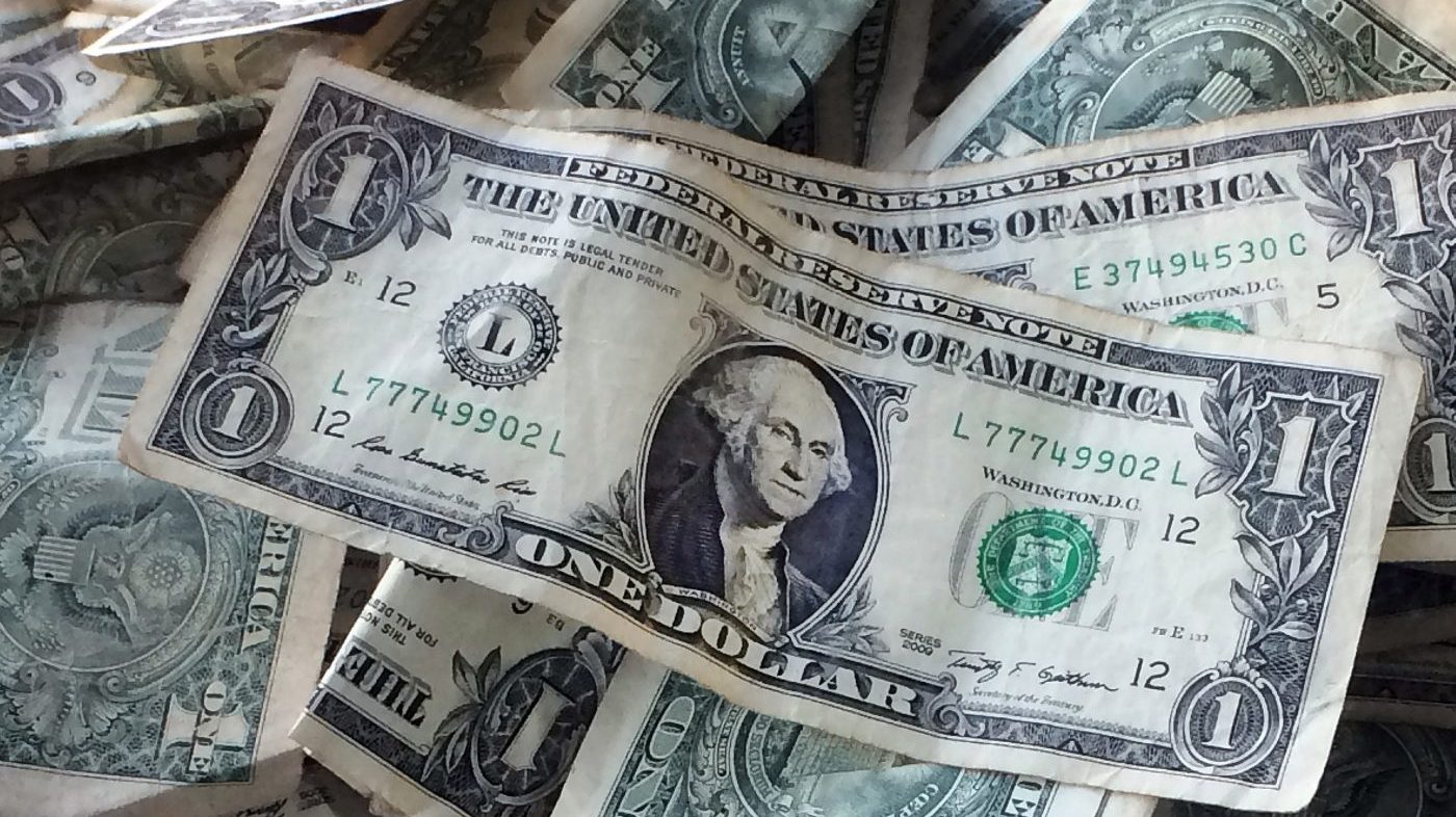 Poll: Majority of Americans Oppose Adding Trump's Signature to U.S. Currency