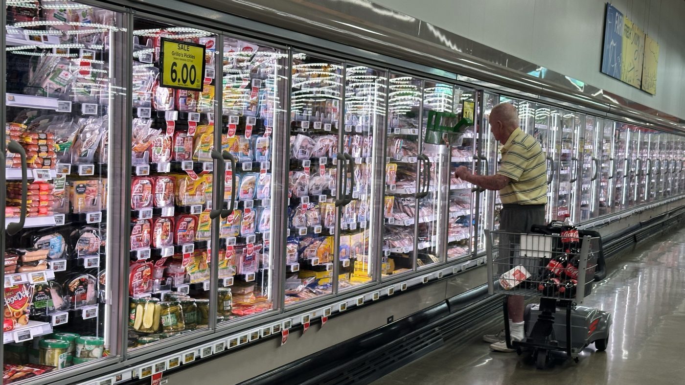 Poll: Voters Trust Democrats More on Cost of Living Ahead of Midterms