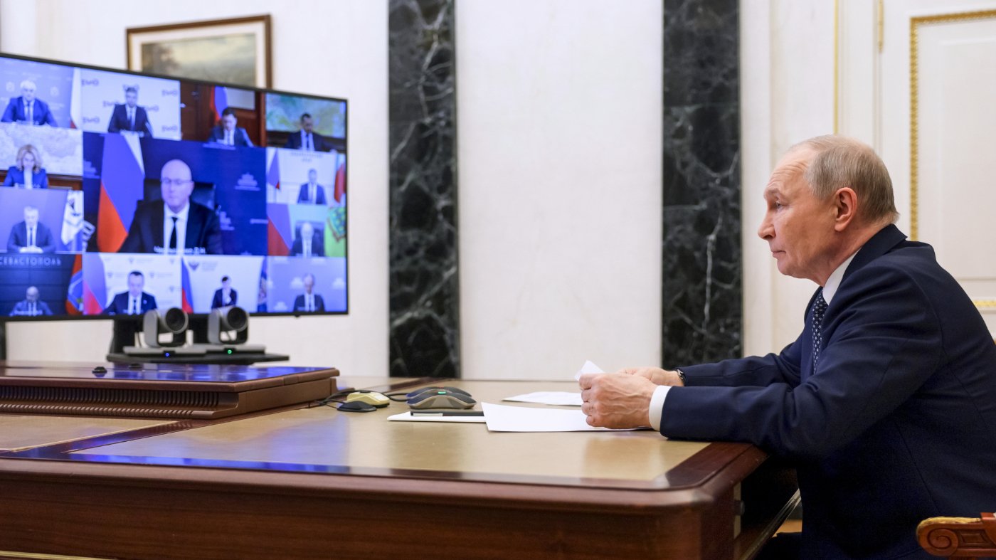 Putin's Ukraine Quagmire Echoes Khrushchev's Cuban Missile Crisis