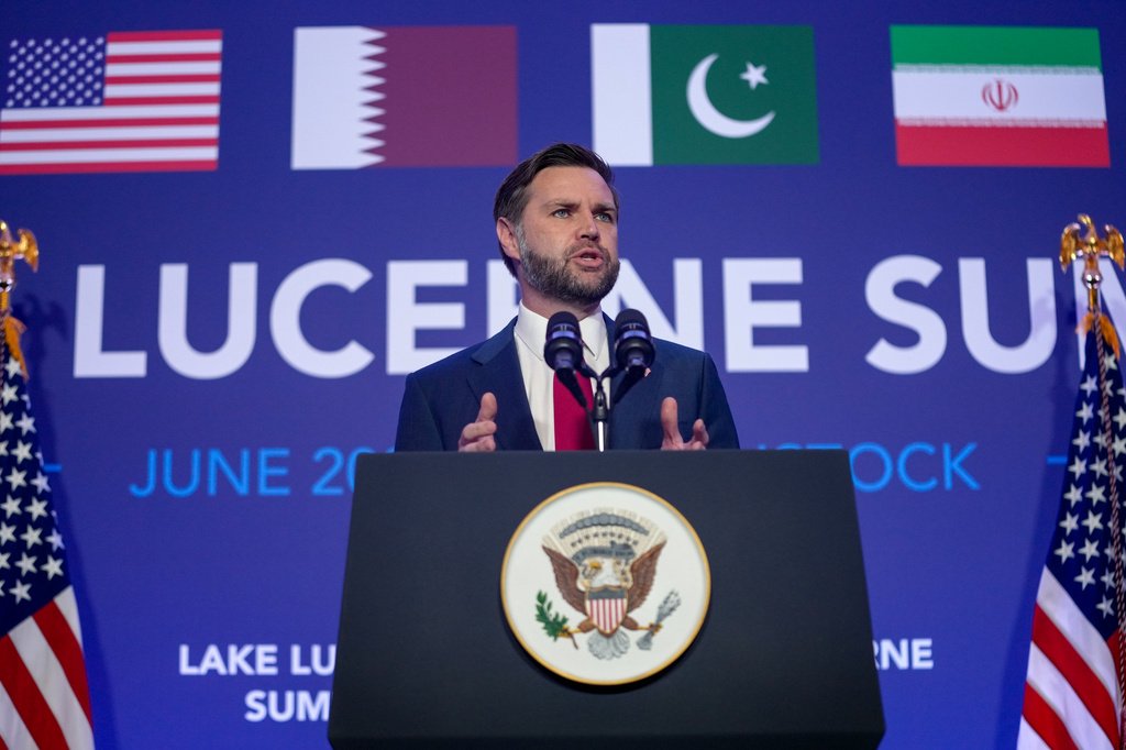 Redirect Iran's Frozen Billions to Connect Its People, Analysts Urge