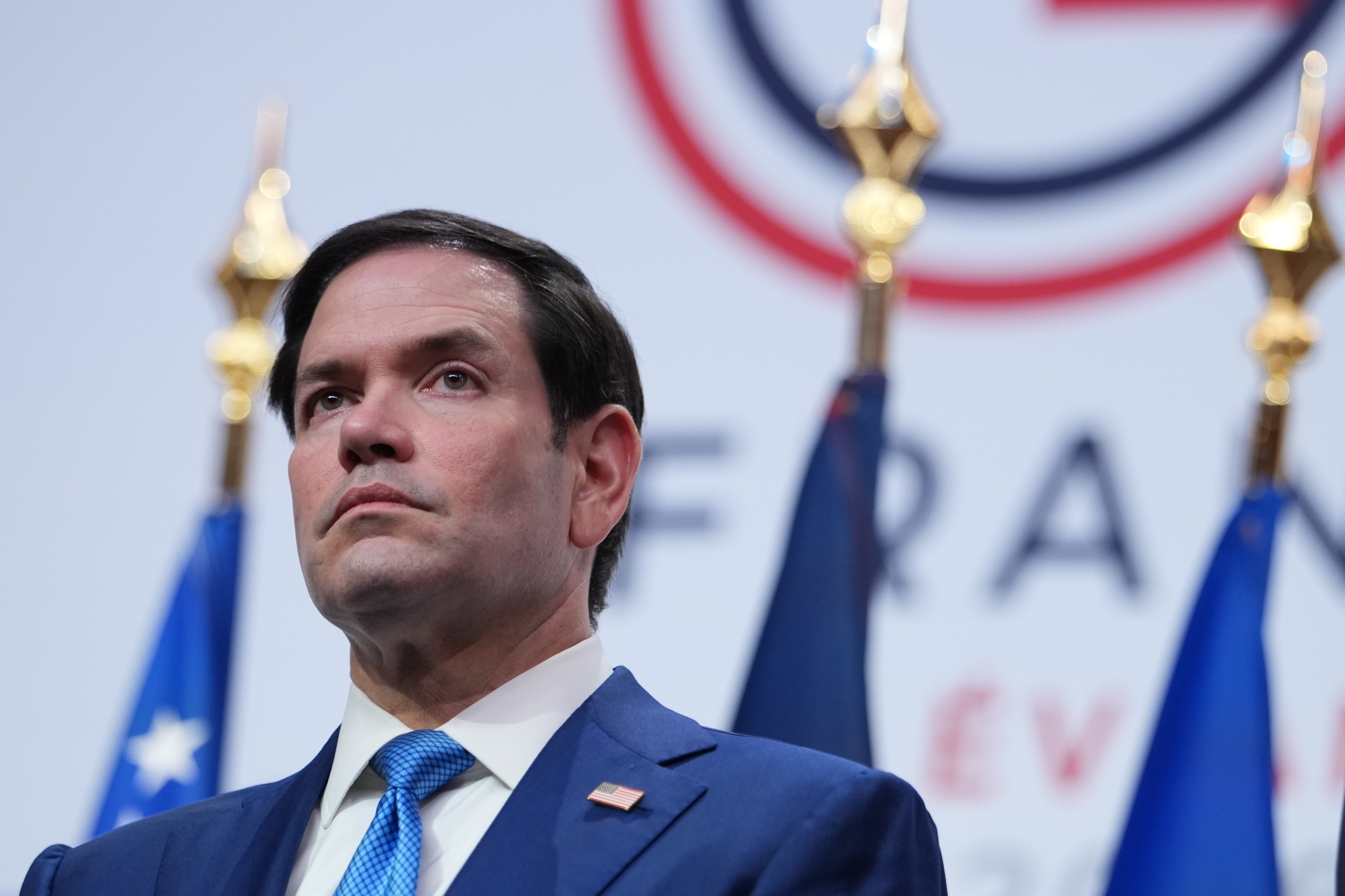 Rubio admits he initially disliked the viral Oval Office couch photo