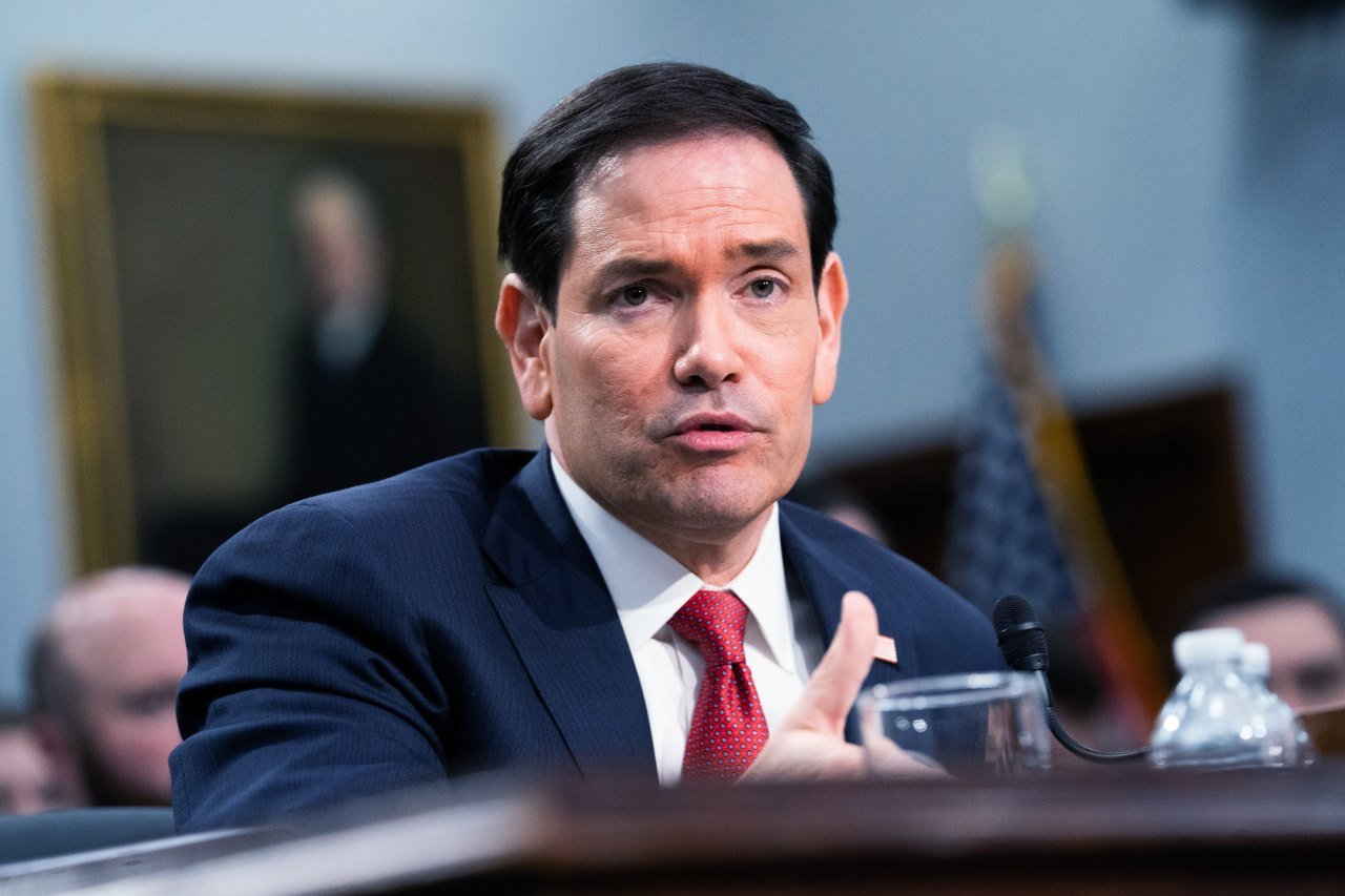 Rubio Pressures Europe on Ebola Travel Curbs Ahead of World Cup