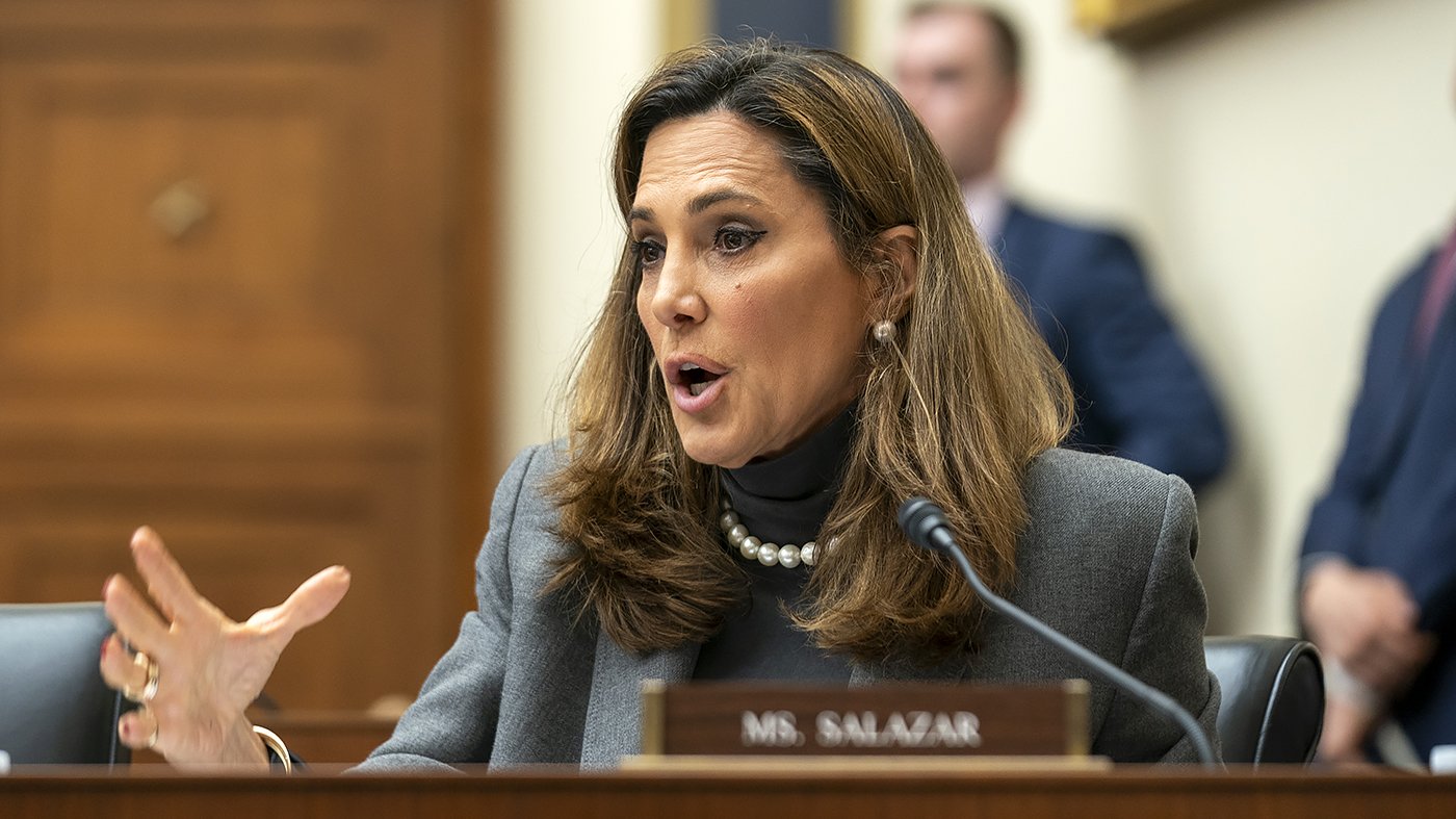 Salazar Defies GOP Critics, Challenges Hardliners to Debate Dignity Act