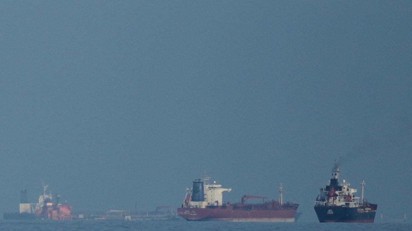 Sanctioned Chinese Tanker Transits Hormuz, Challenging U.S. Naval Blockade