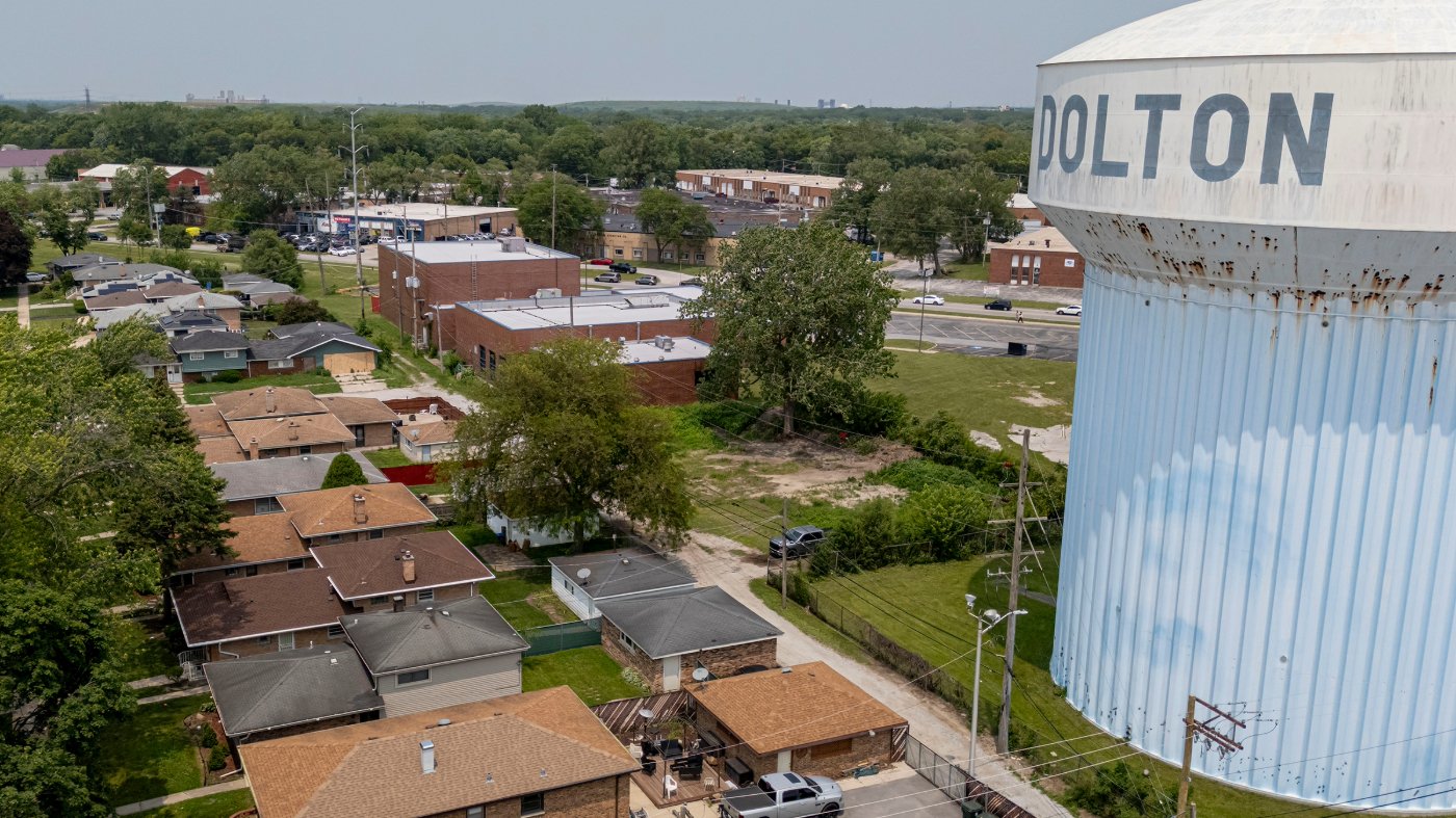 Scandal-Plagued Illinois Mayor Flees to Georgia, Switches Parties to Seek Office