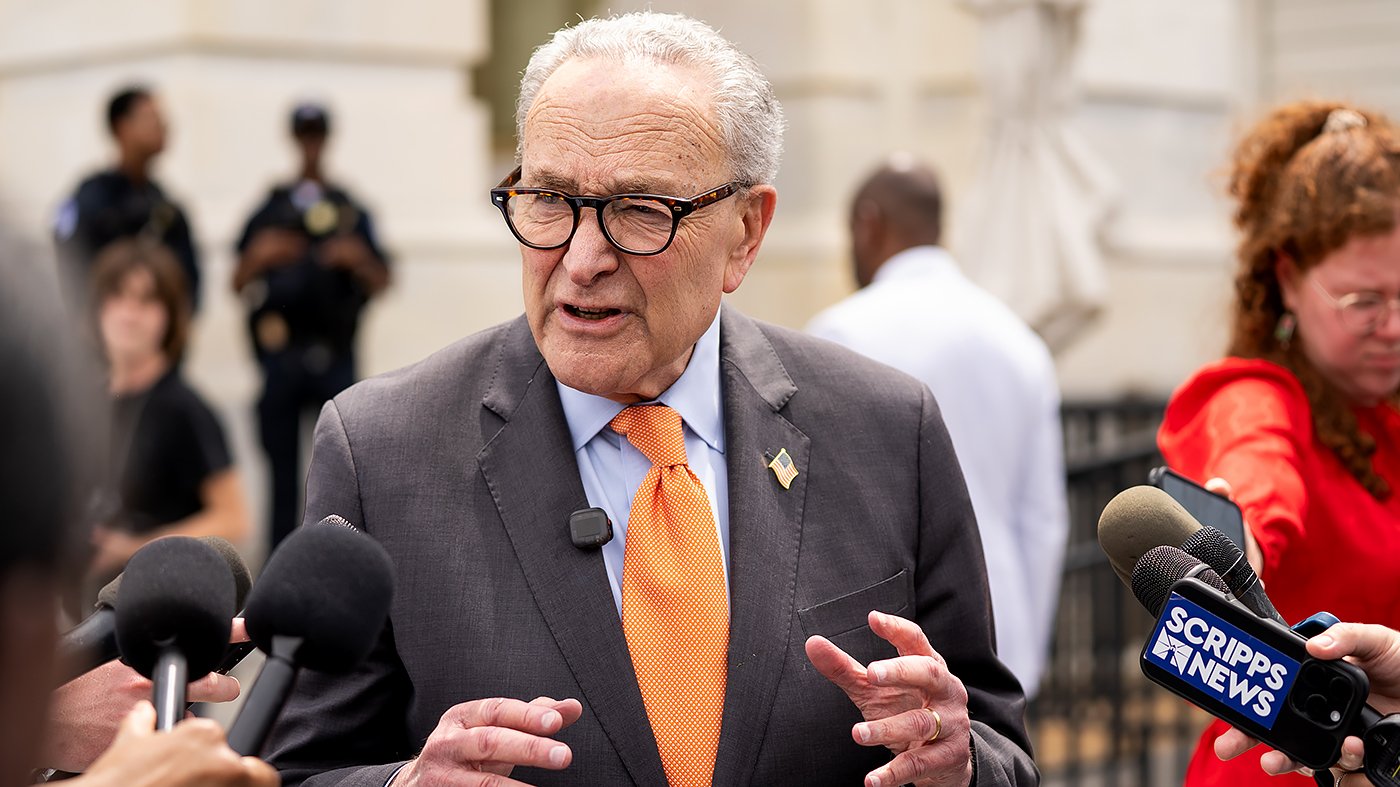 Schumer Slams Trump's Iran Strait Deal as 'Art of the Surrender'