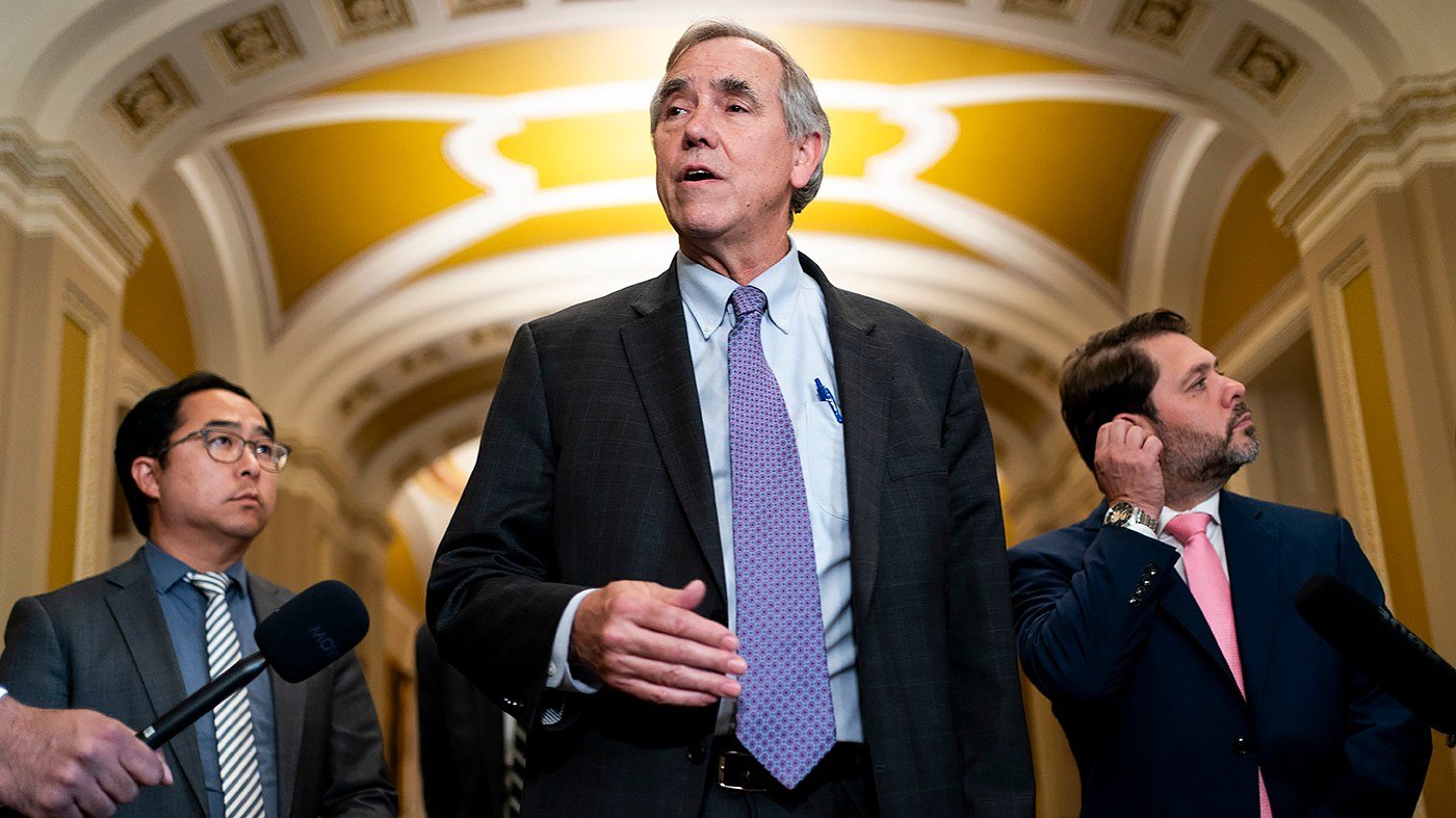 Senate Democrats Move to Block Trump's Saudi Nuclear Deal