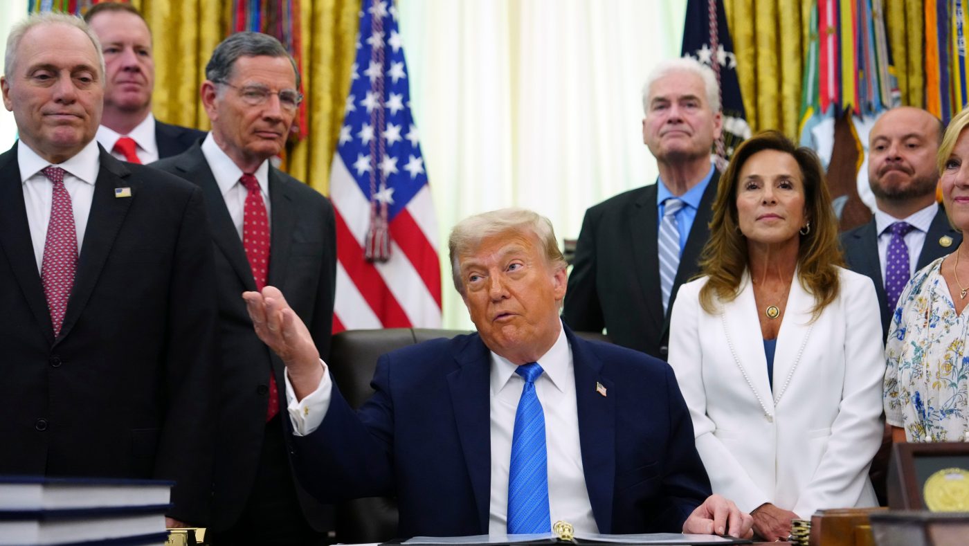 Senate GOP Support for Trump's Iran War Frays as Democrats Close In on War Powers Vote