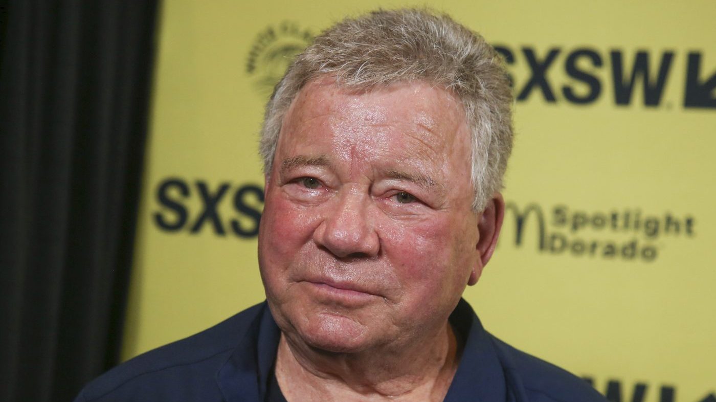 Shatner Defends Canceled Star Trek Series, Links 'Woke' Criticism to 1968 Interracial Kiss Backlash
