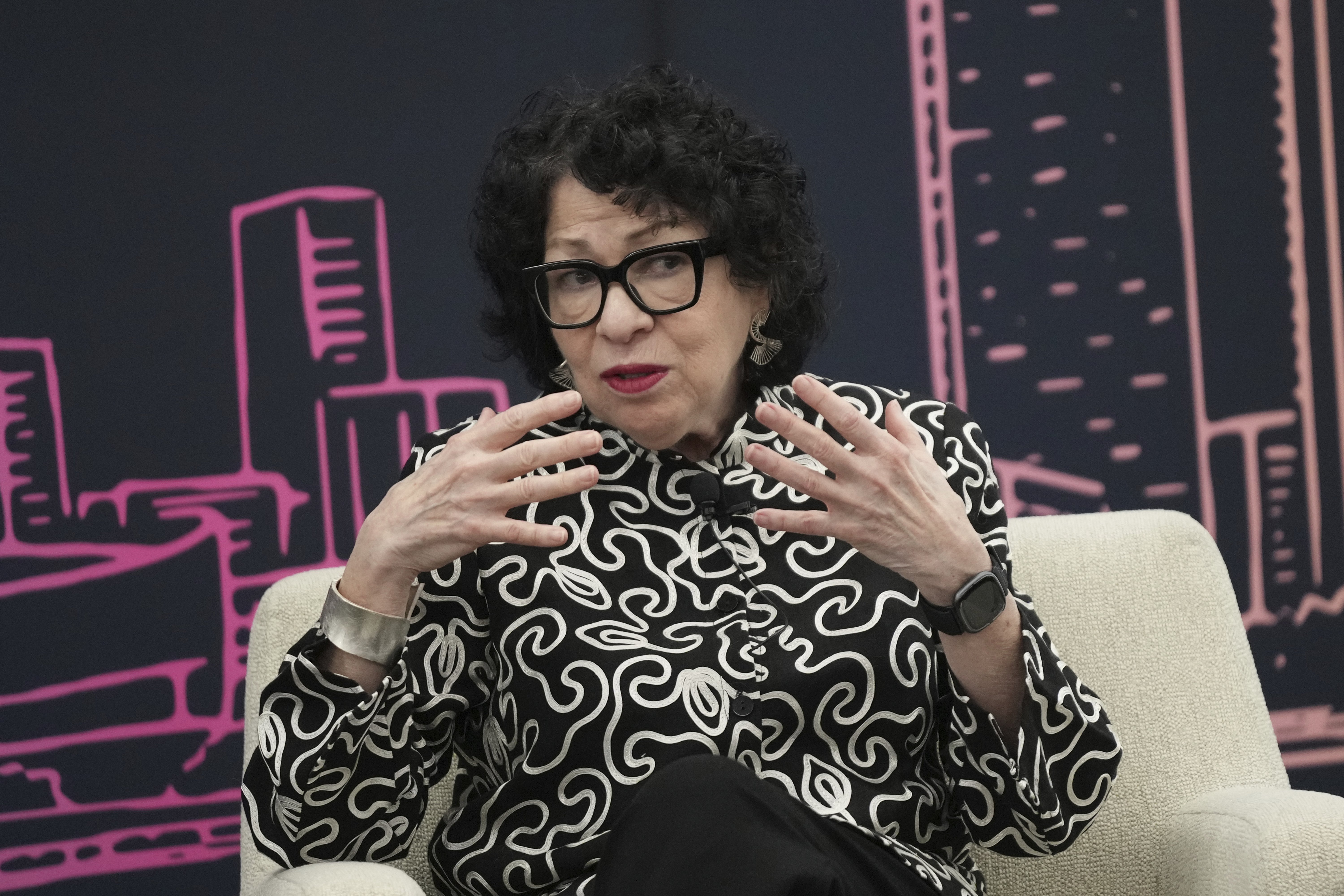 Sotomayor Issues Public Apology to Kavanaugh Over Immigration Stop Remarks