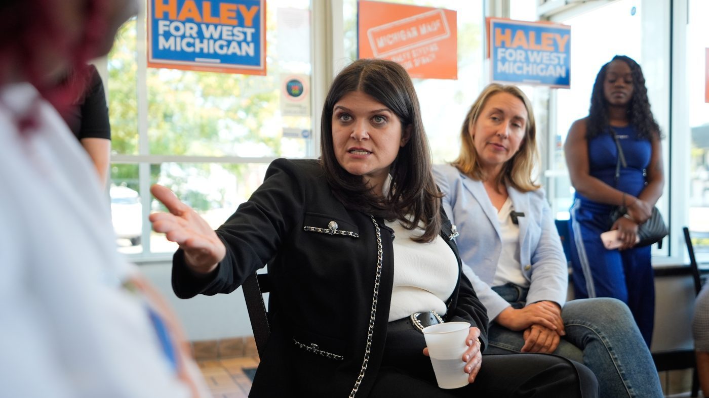 Stevens' Fiancé Backs Rogers, Citing El-Sayed's Rhetoric