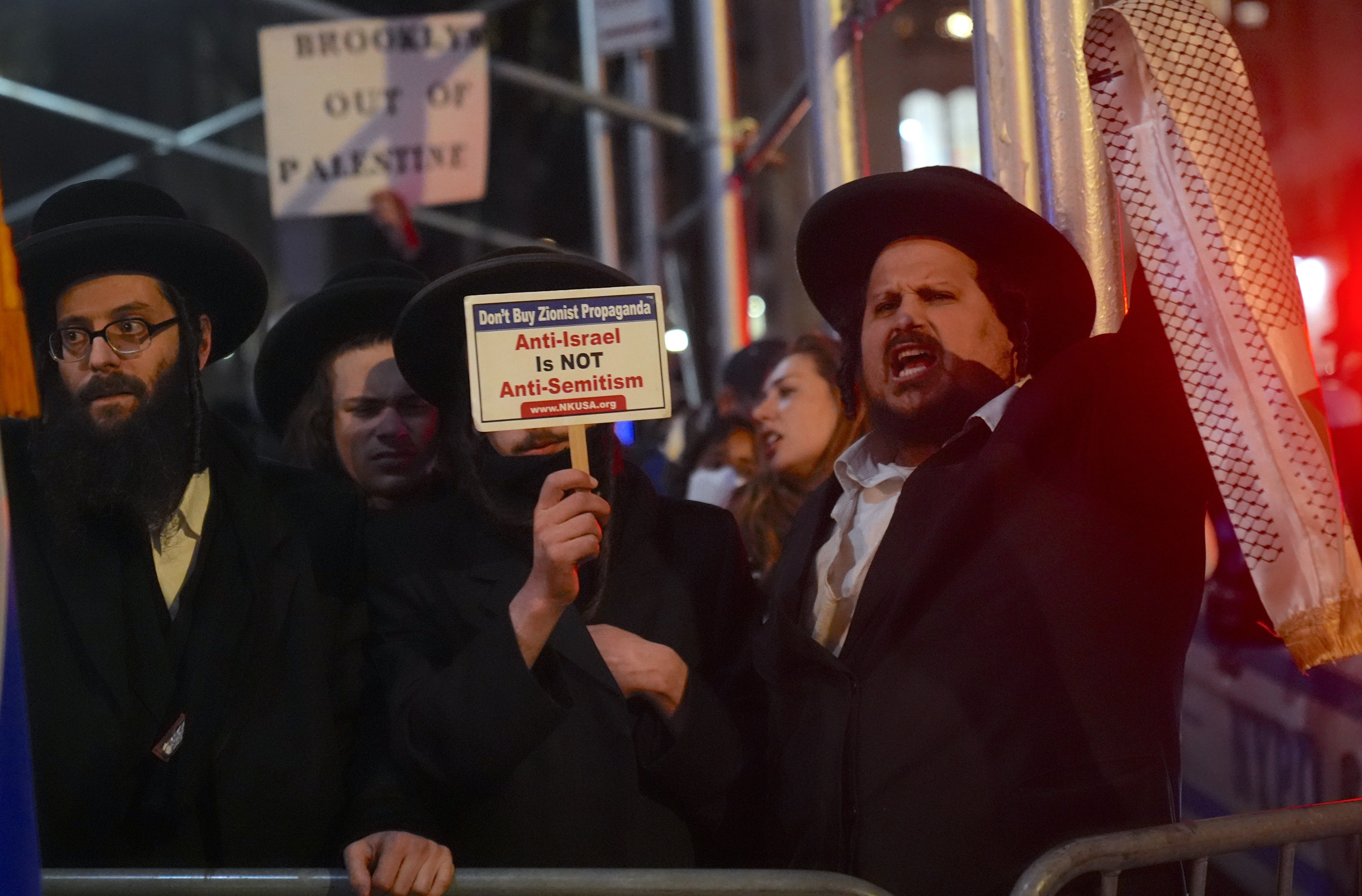 Synagogues Under Fire for Hosting West Bank Land Sales