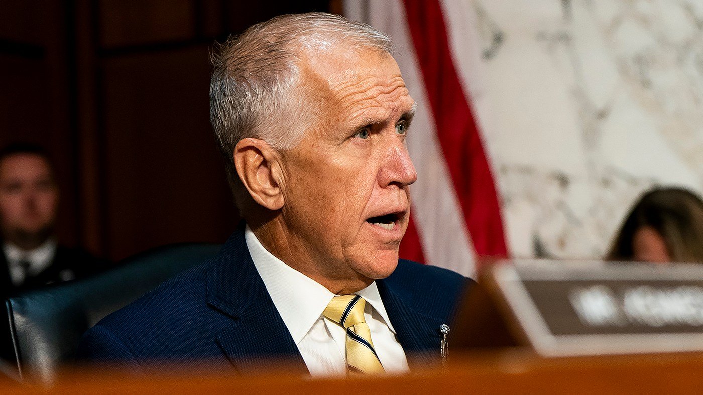 Tillis calls on Trump to remove Hegseth after Army secretary quits