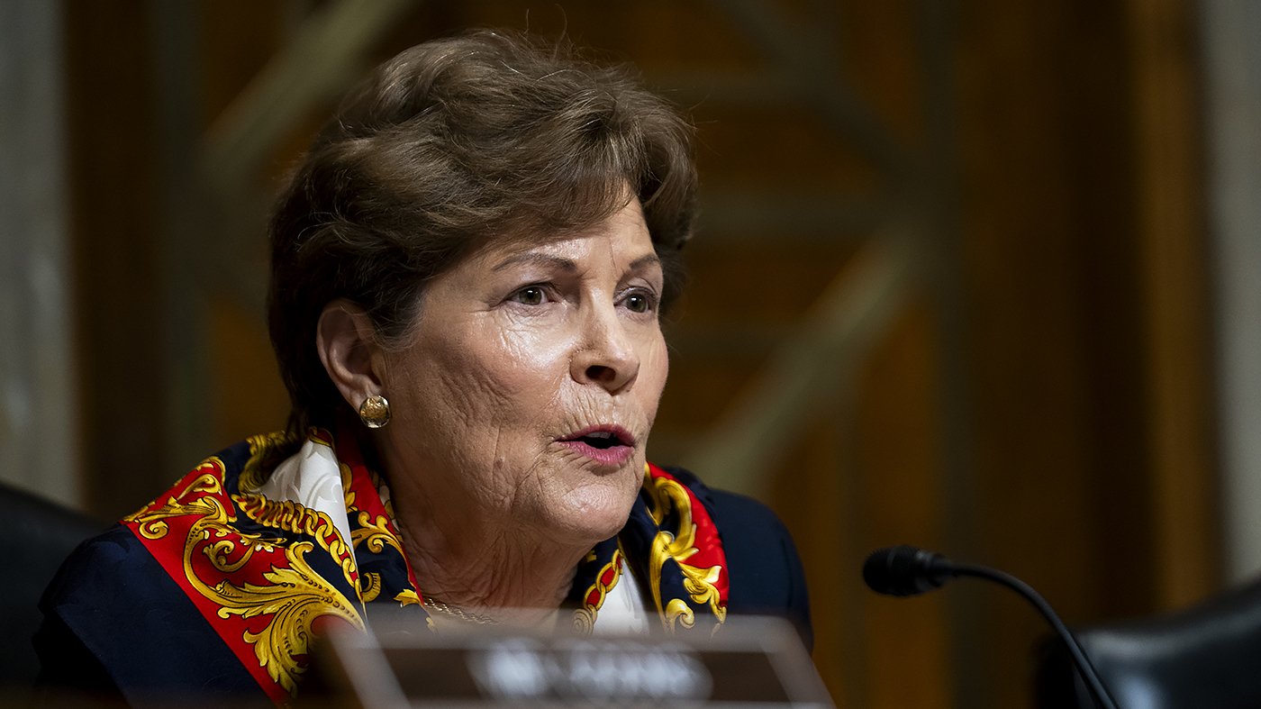 Top Senate Democrat Blasts Trump's Iran Deal as 'Catastrophic'
