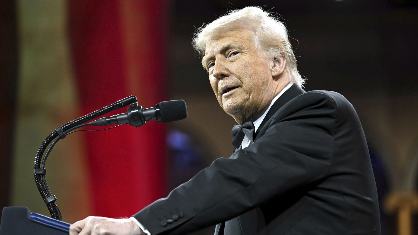 Trump Addresses GOP Fundraiser Amid DHS Shutdown, Midterm Positioning