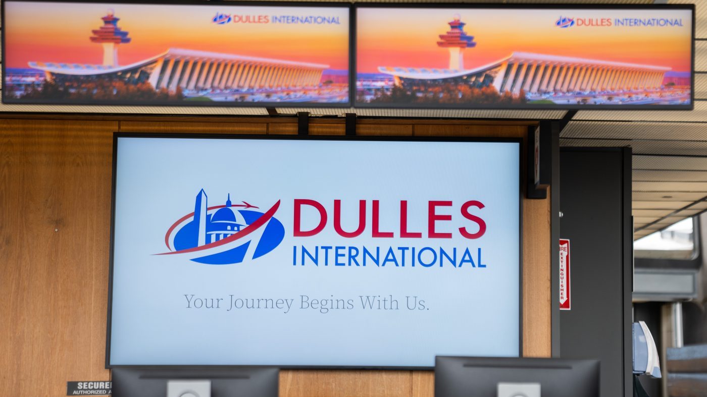 Trump and Duffy Unveil $20B Dulles Overhaul, Scrapping Iconic People Movers