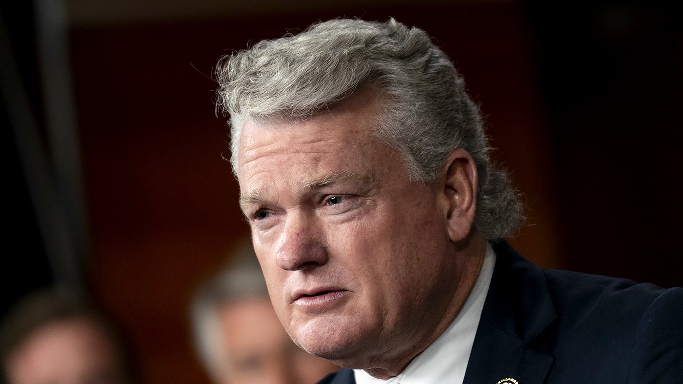 Trump Backs Mike Collins in Georgia Senate Runoff, Escalating Feud with Kemp